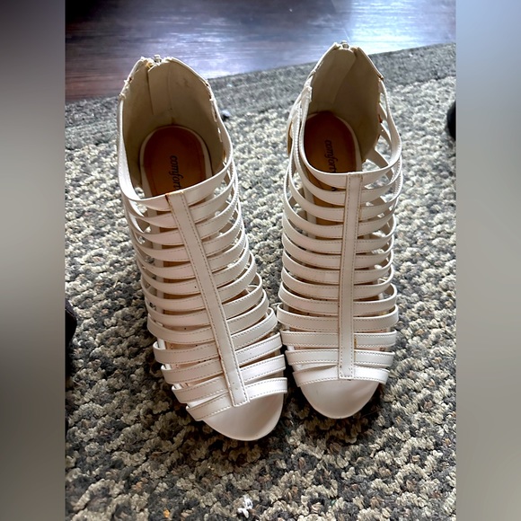 Women’s 8 1/2 ComfortView Brand Strappy Heels - Picture 1 of 8